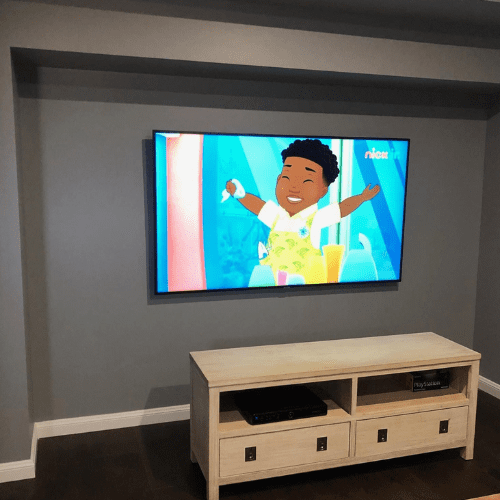 smart tv, wall mounted
